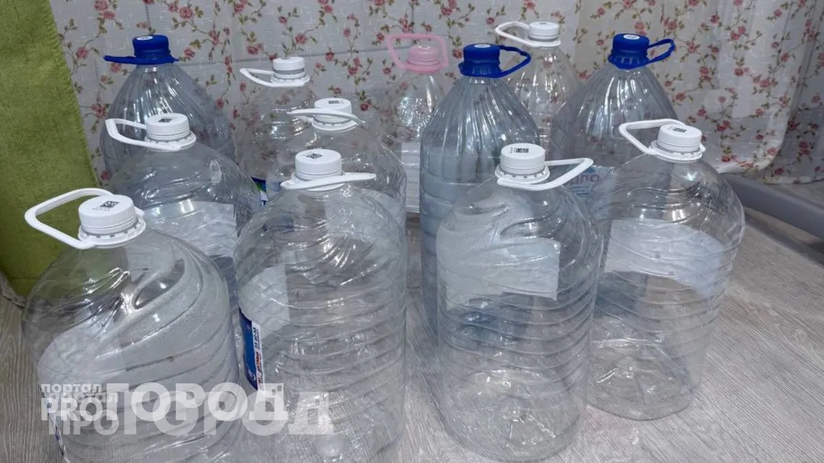 Как я использую пятилитровые бутылки: теперь ни одну не выкидываю – помогают дома и в теплице