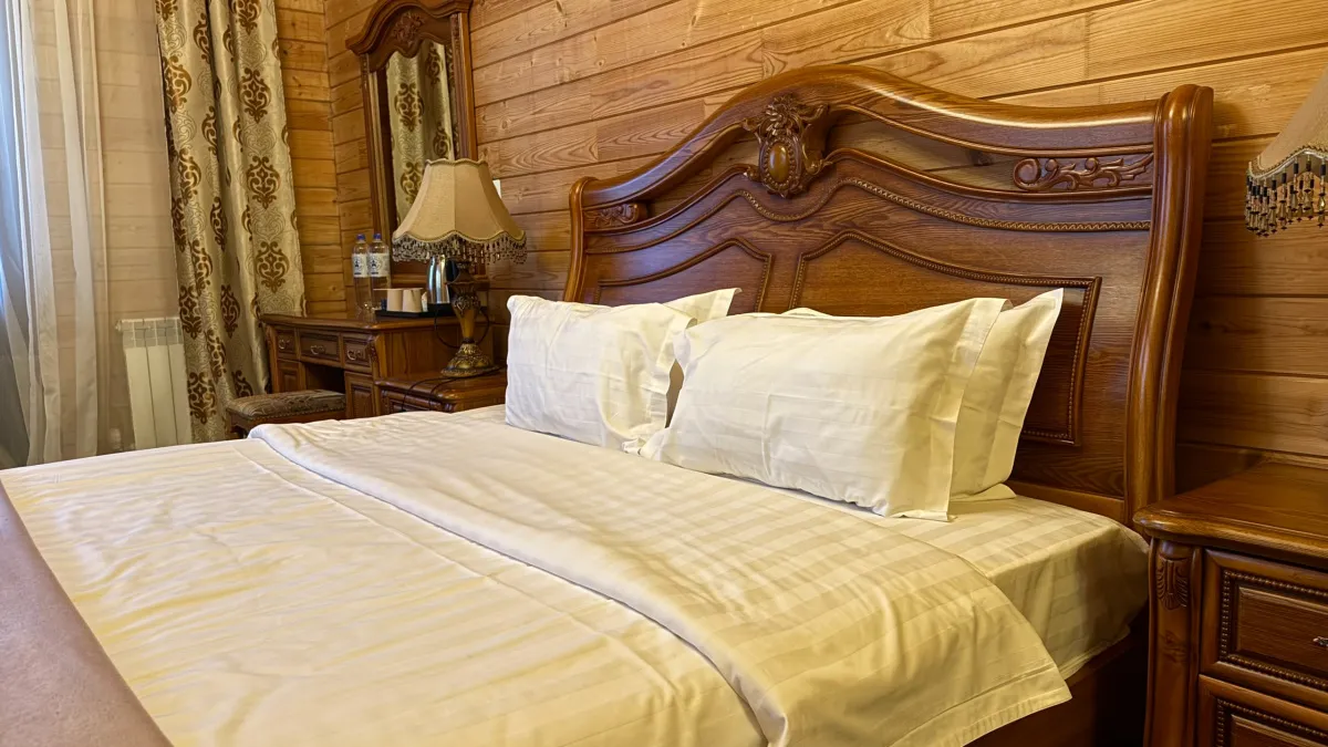 Не стираю постельное белье сразу после отъезда гостей: почему не стоит спешить — лайфхак для аккуратных хозяек