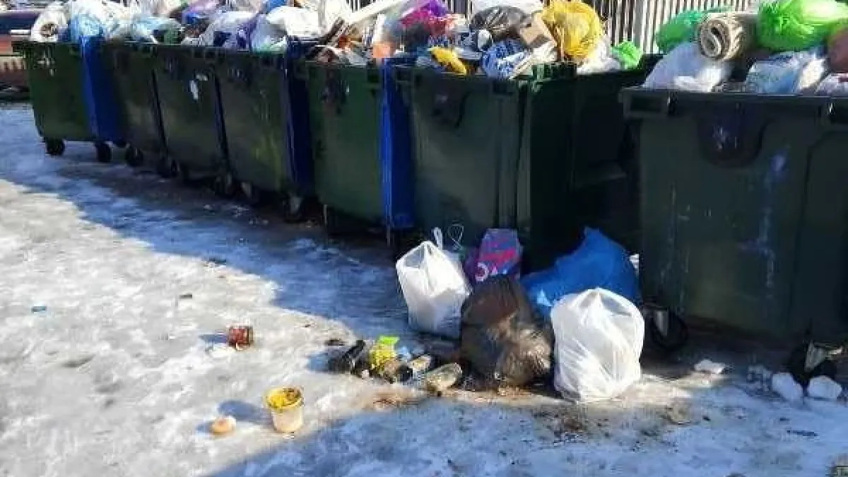 Мусор не вывозят, дороги не чистят: прокуратура взялась за коммунальный коллапс в Ярославле