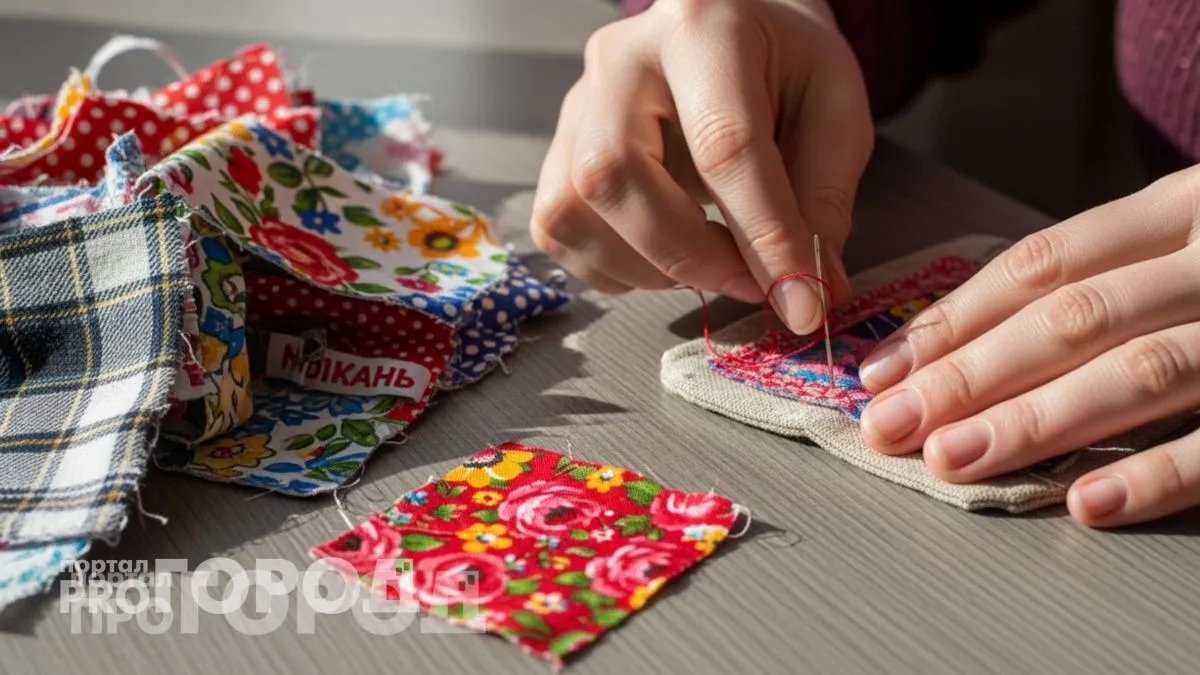 Разгребла старые лоскутки ткани и сделала из них полезные вещи: здорово выручают в быту 