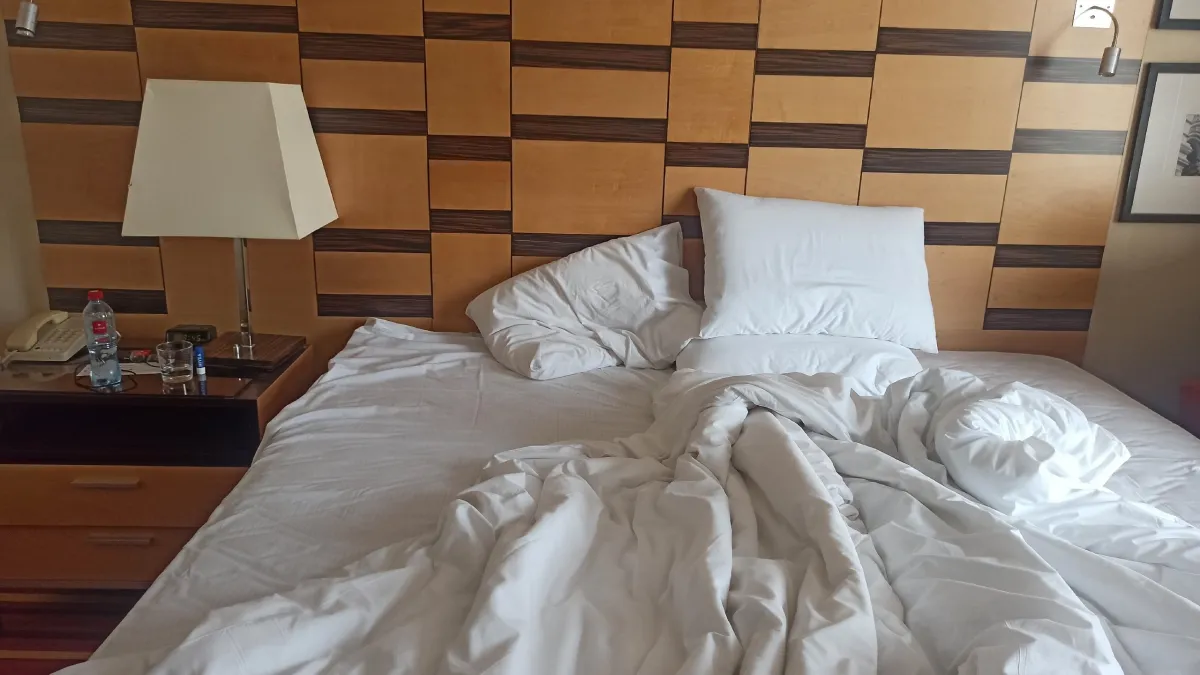 Это – самый грязный предмет в спальне: как часто нужно менять на самом деле