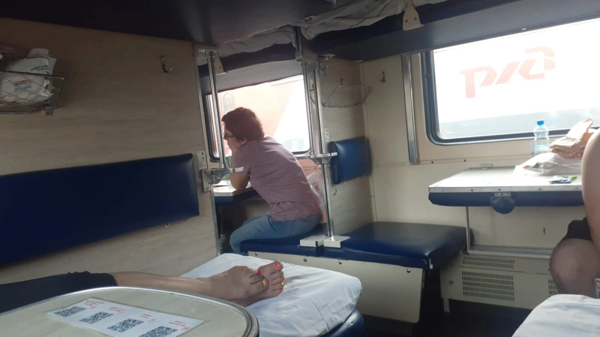 Плацкарт может и радовать: что случилось после того, как пассажирка уступила место — история с неожиданным финалом