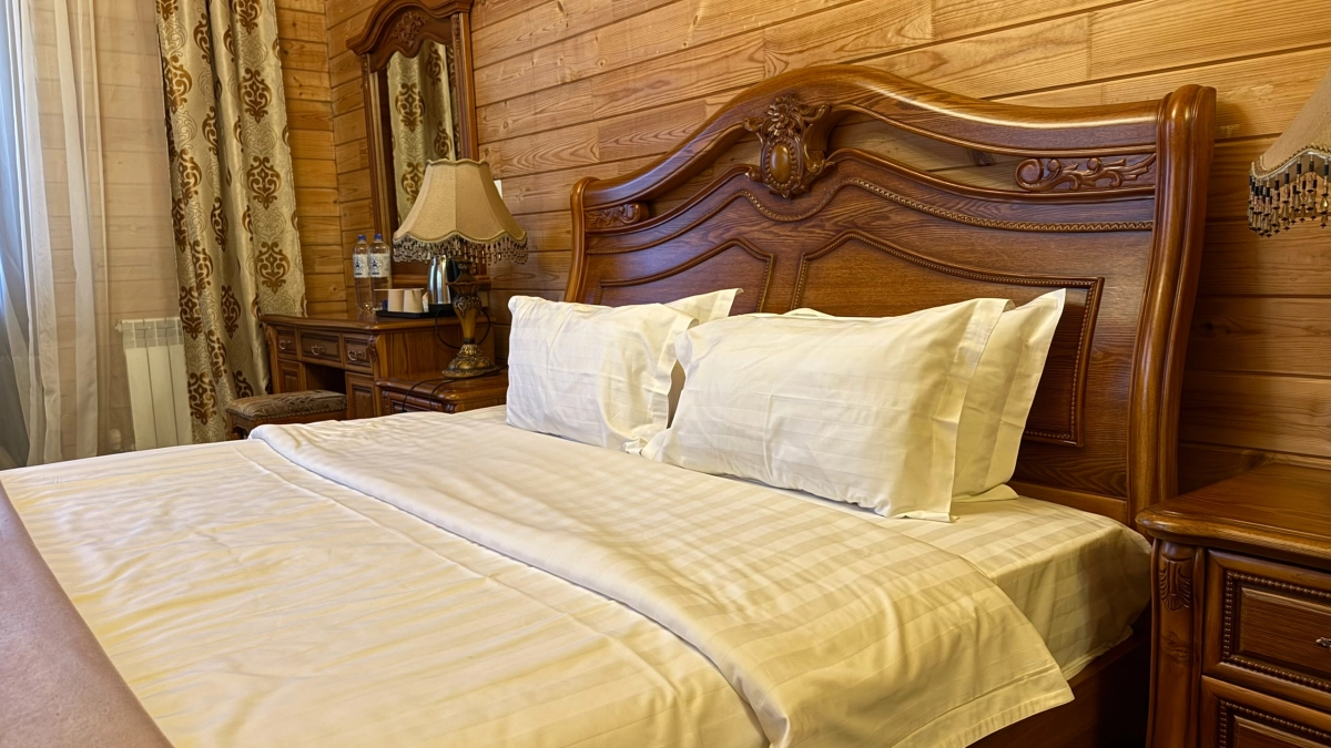 Заправлять или не заправлять: учёный раскрыл правду о том, что творится в вашей постели