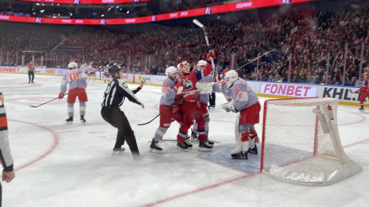 «Локомотив» разгромил «Спартак» 5:3 в стартовом матче плей-офф