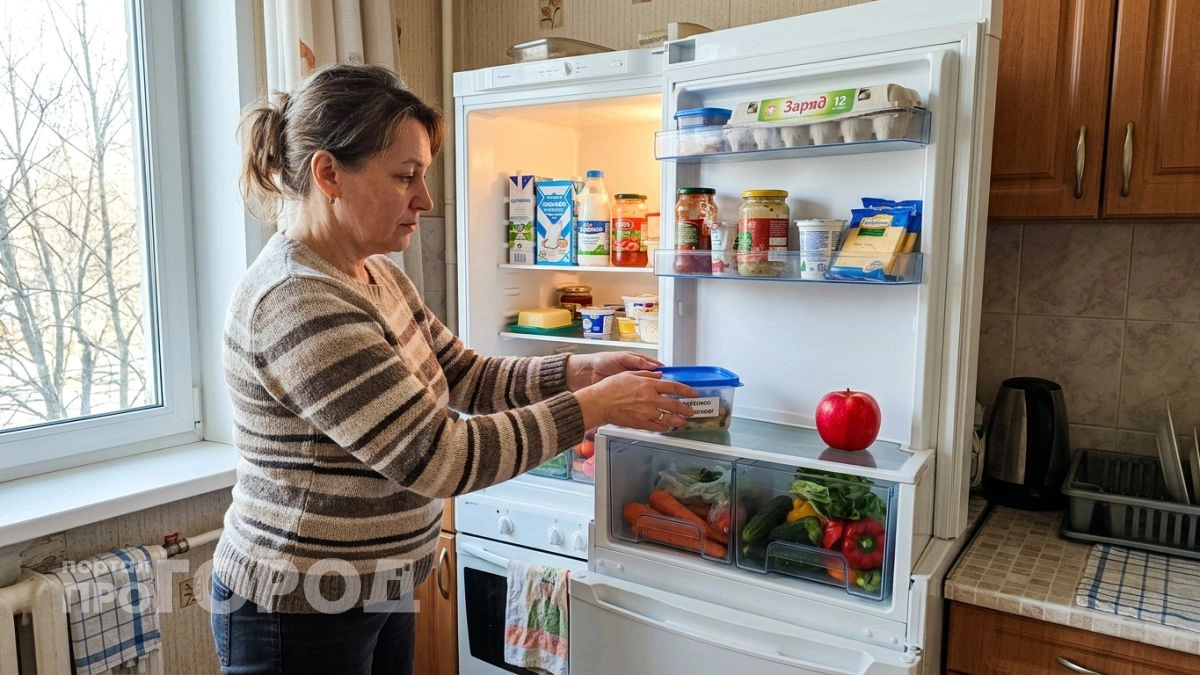 Свекровь заглянула в мой холодильник и молча показала три вещи, которые я делала неправильно