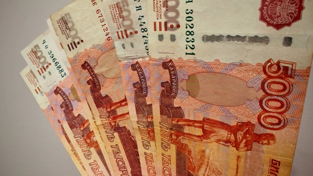 «Наличные под подушкой — под запретом?»: разбираем новую стратегию Центробанка