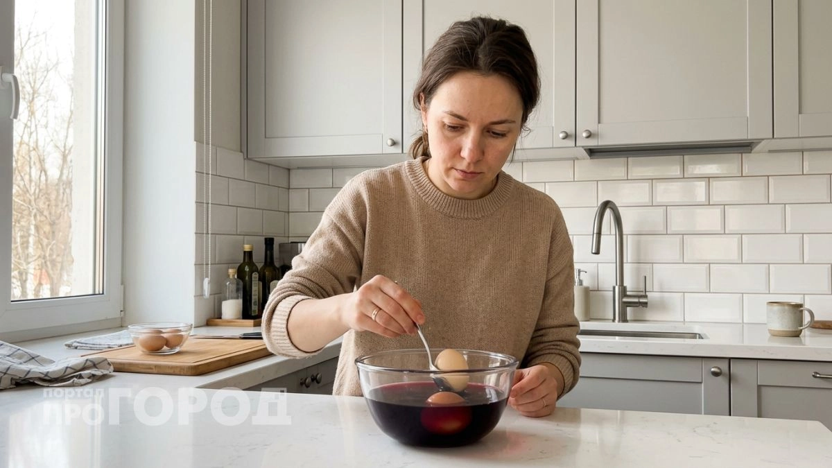 Теперь крашу пасхальные яйца только так — гости замирают и не верят, что это я сделала за пять минут