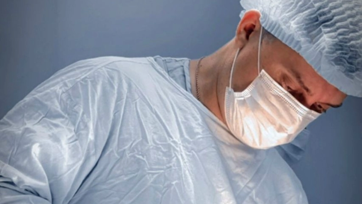 Ярославские нейрохирурги спасли пациентку с искривленным позвоночником