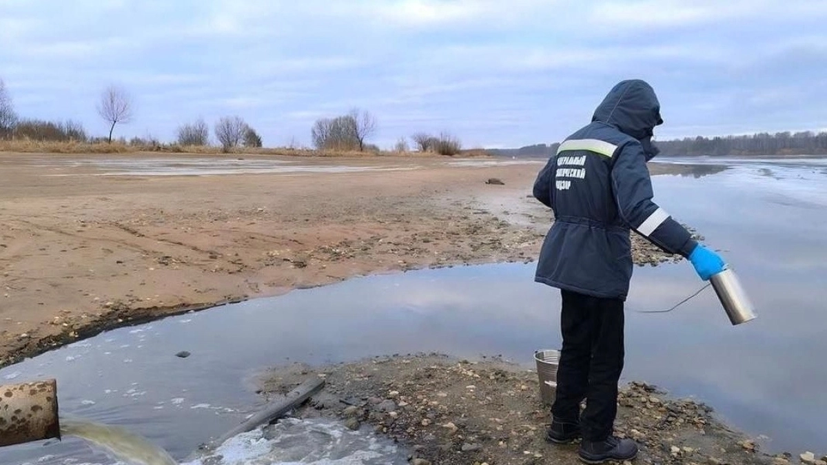 Росприроднадзор требует от "Яробводоканала" возместить ущерб за сброс стоков в Волгу