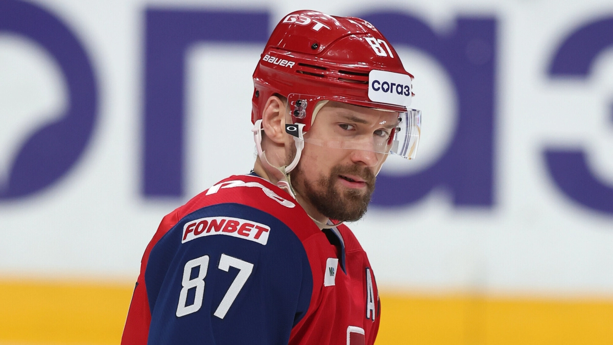 Хоккеист «Локомотива» Рафиков после матча со «Спартаком»: «Мне подбили глаз и порвали щеку»