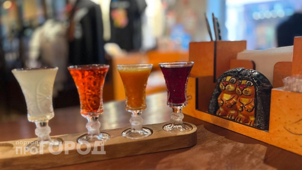 19-летний ярославец забрал телефон у уснувшего в баре пьяного парня  и перевел себе 21 тысячу