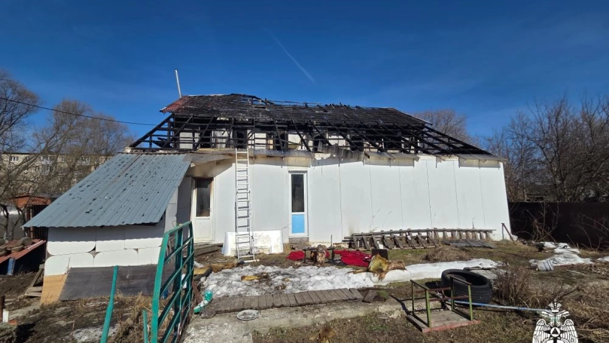 Трехэтажное здание на Суздалке вспыхнуло из-за сауны 