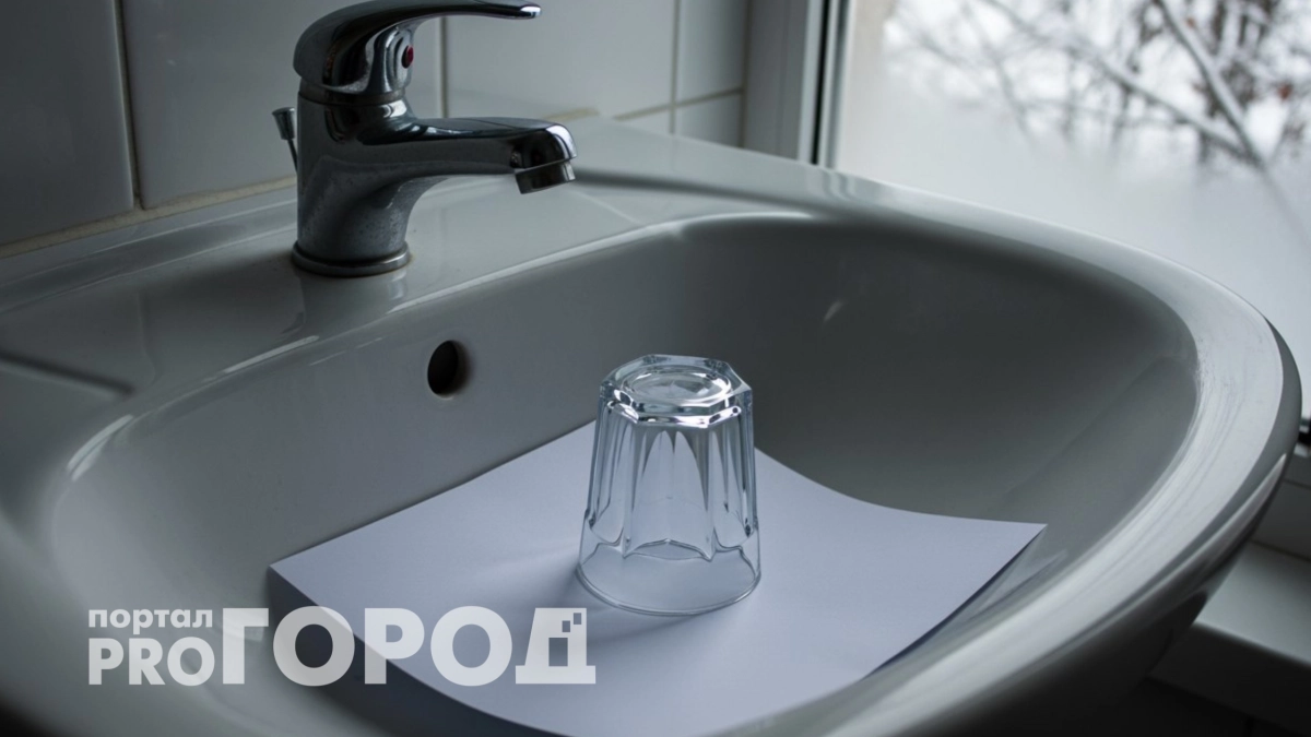 Когда уезжаю из дома, оставляю в раковине стакан и лист бумаги: радуюсь своей смекалке