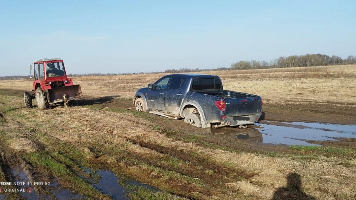 В Ярославском районе жители не могут добиться ремонта дороги с 2011 года