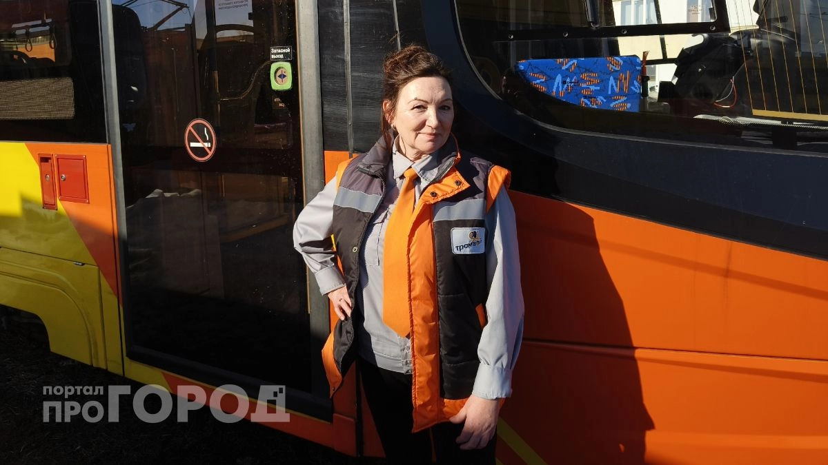 Ярославский водитель трамвая о девяностых и переполненных вагонах: «Пассажиры держали дверь, лишь бы доехать»