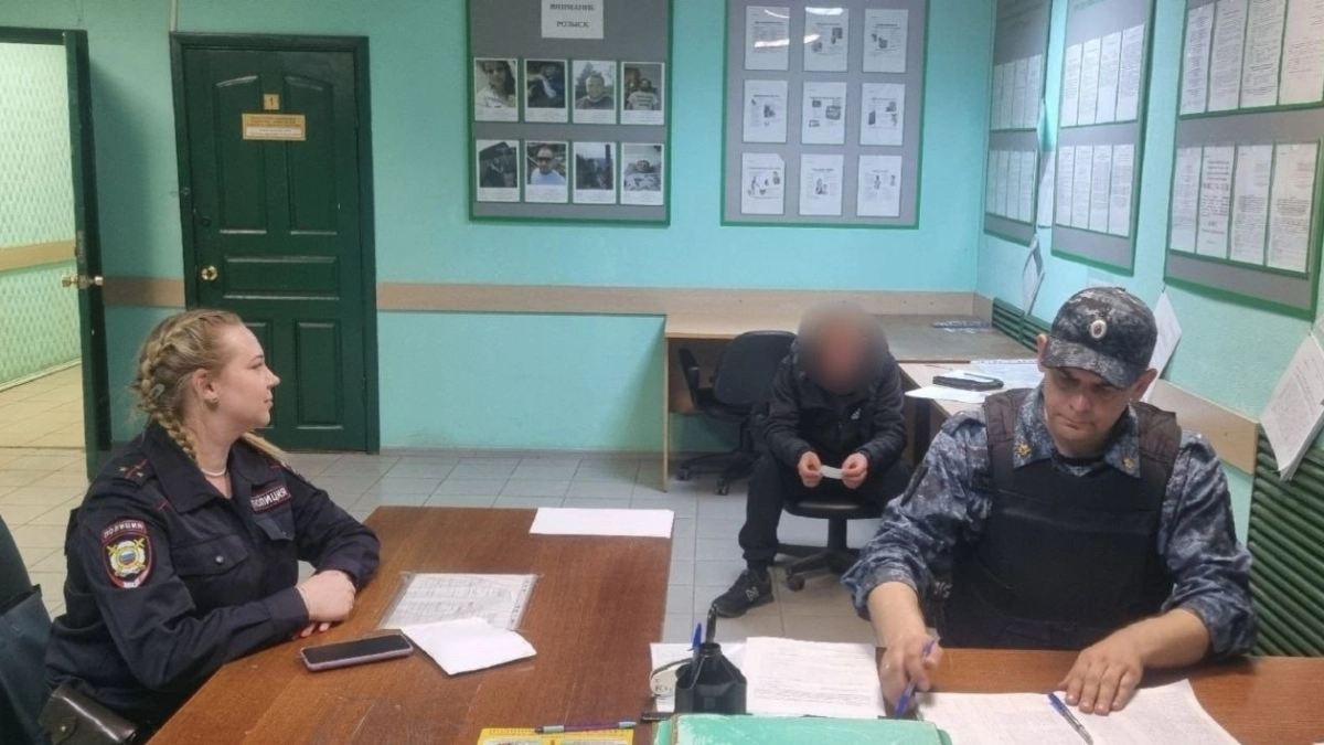 Должник пришел к ярославским приставам с патроном