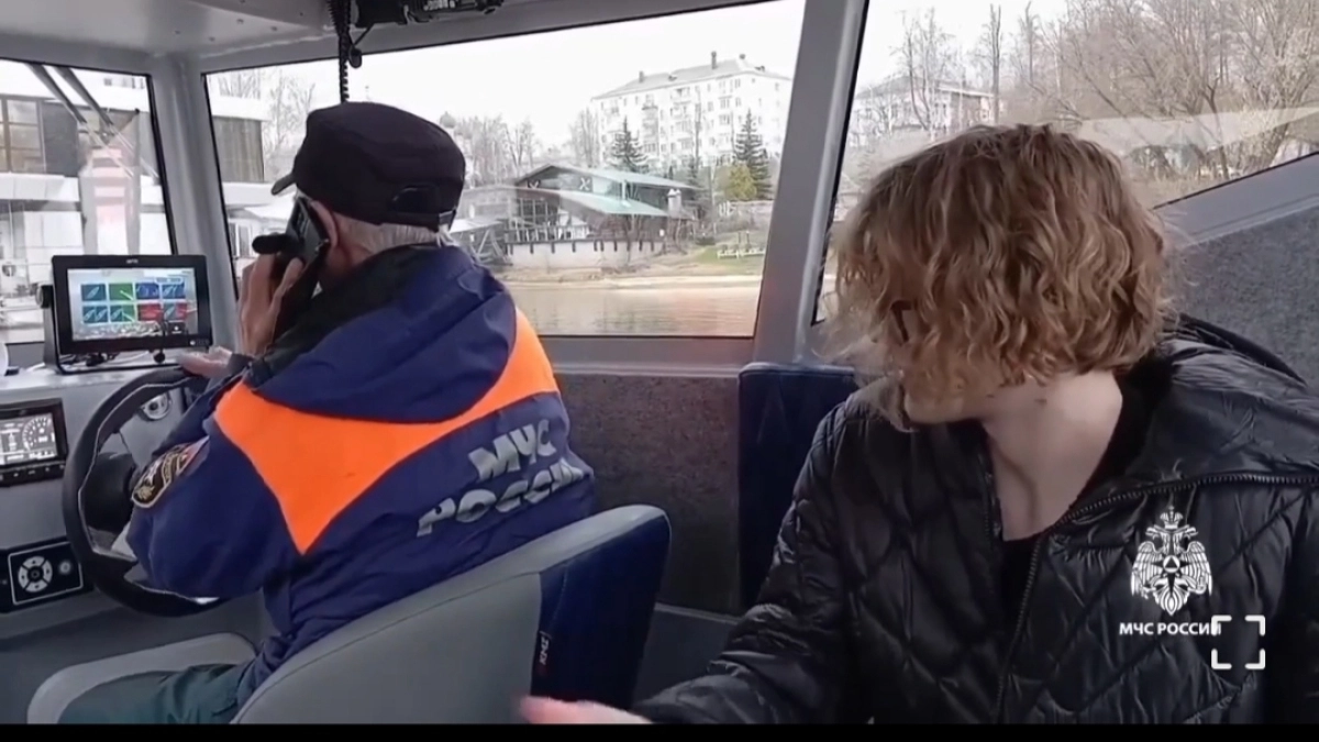 В Ярославле еще одного парня сняли со льдины 