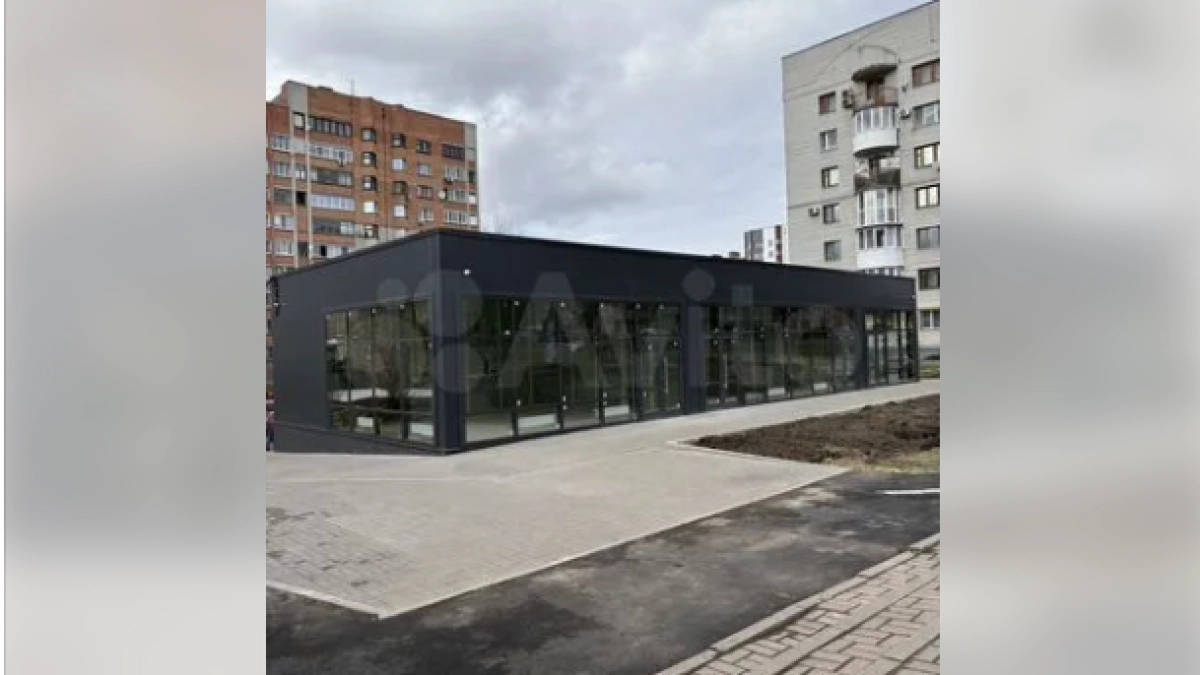 На Гагарина построили новый ТЦ: будут офисы продаж, кондитерская и ПВЗ