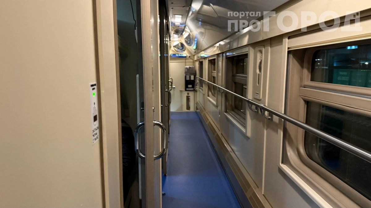 «Не поездка, а пытка»: мужчина на костылях рассказал, что творится в поезде — дорога стала настоящим кошмаром