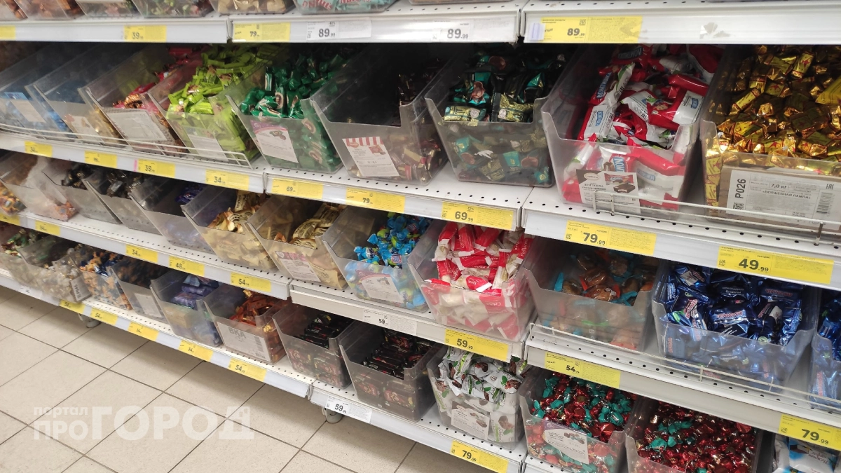 Всегда ищу 3 цифры в составе шоколада: что продают в Пятерочках и Магнитах под видом сладости - больше парафин и шелуху от какао не куплю