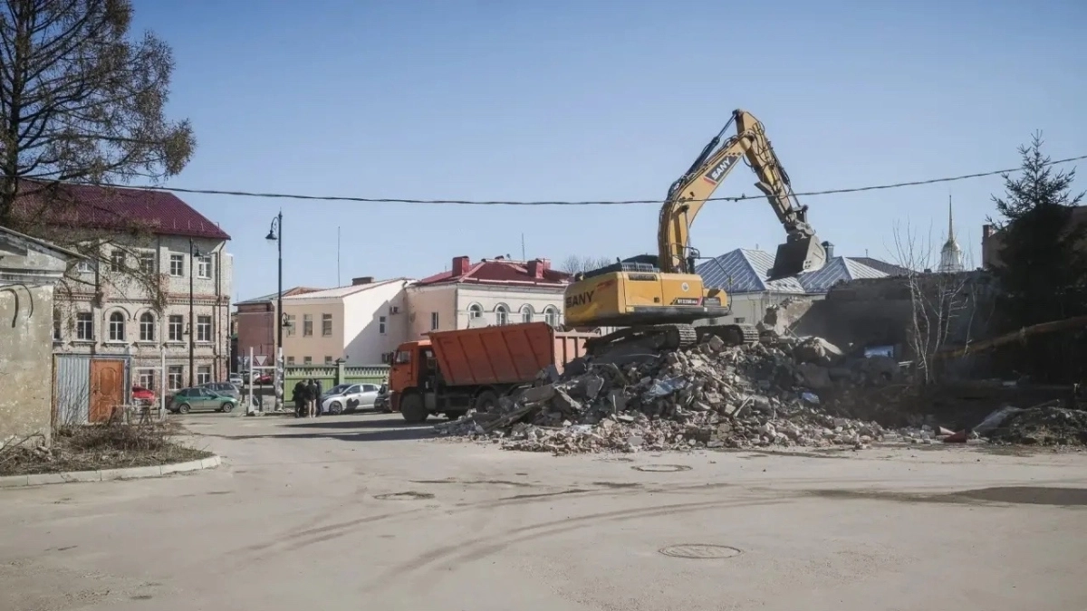  В Рыбинске обустроят парковку на месте бывшей станции скорой помощи