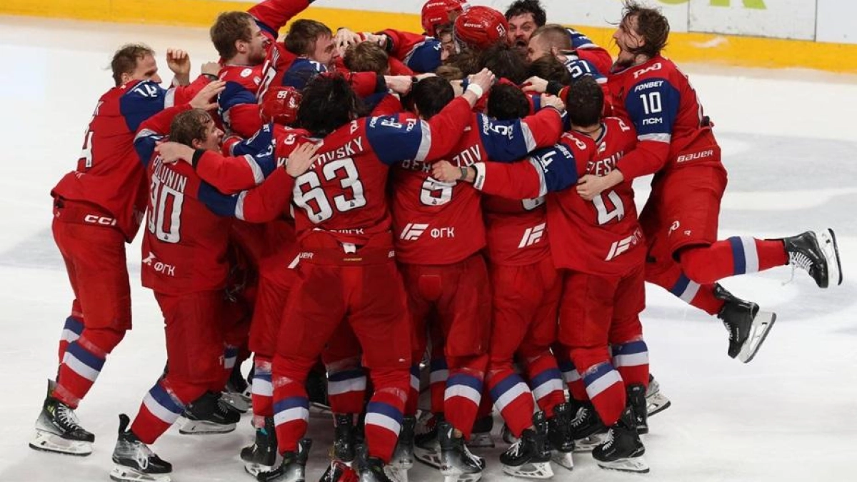 Гендиректор «Салавата» предложил КХЛ антимонопольные правила — и потребовал вернуть игрока