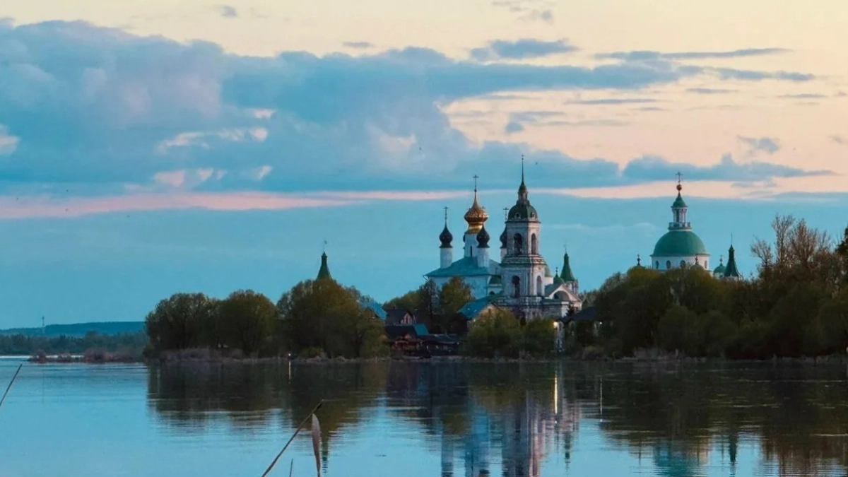 В центре Ростова Великого из‑за ремонта канализации перекрывают участок улицы