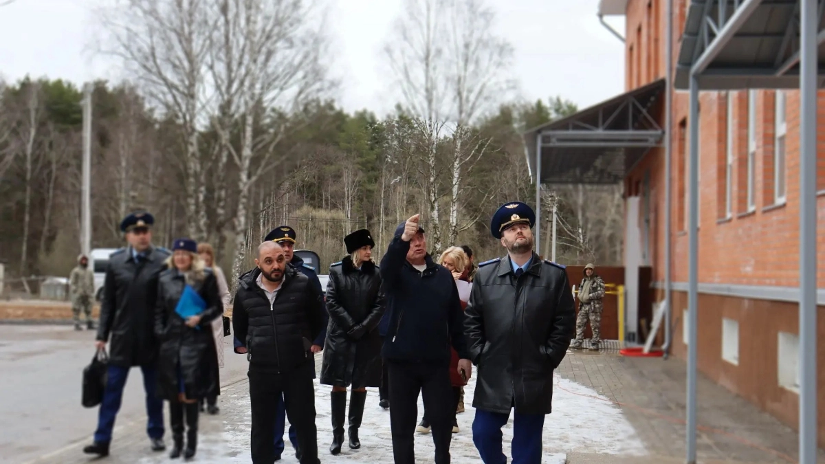 Климент Юрздицкий проверил строительство детского центра в Мышкине