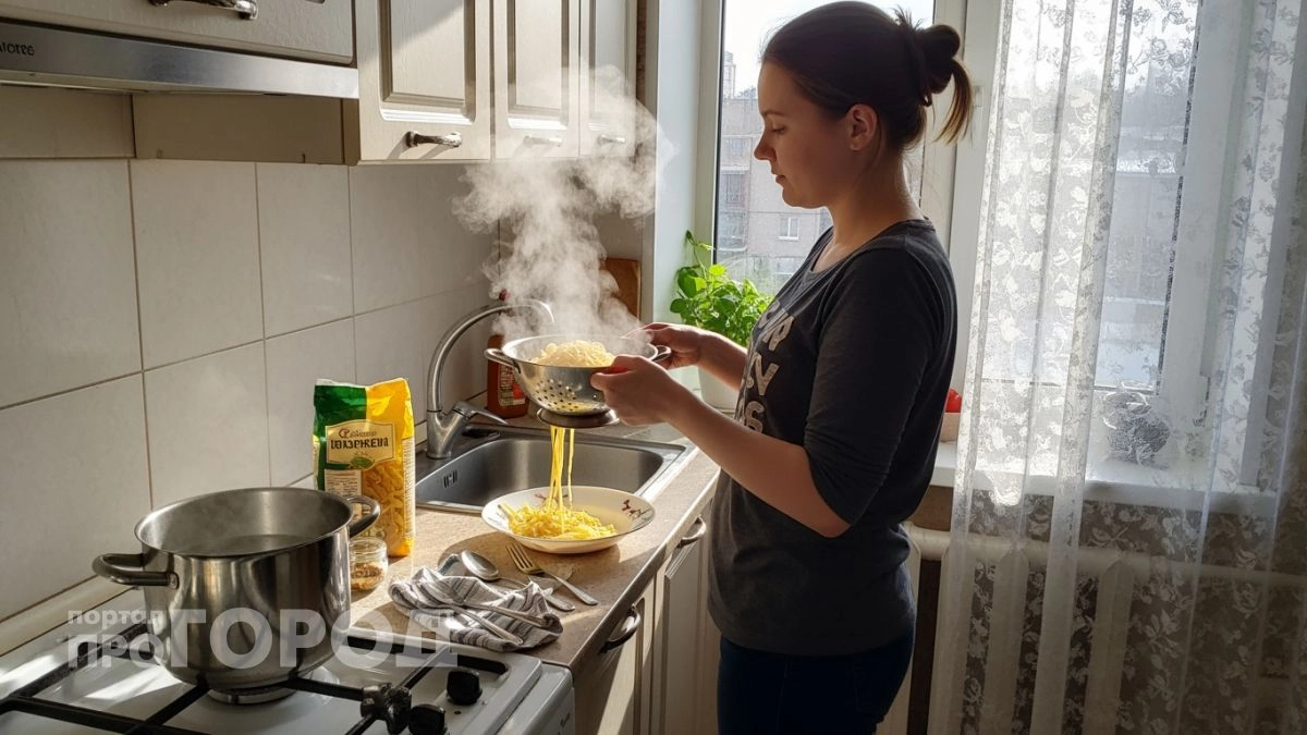 Хватит портить пасту дуршлагом: объясняю почему промывание макарон водой лишает вас ресторанного вкуса дома