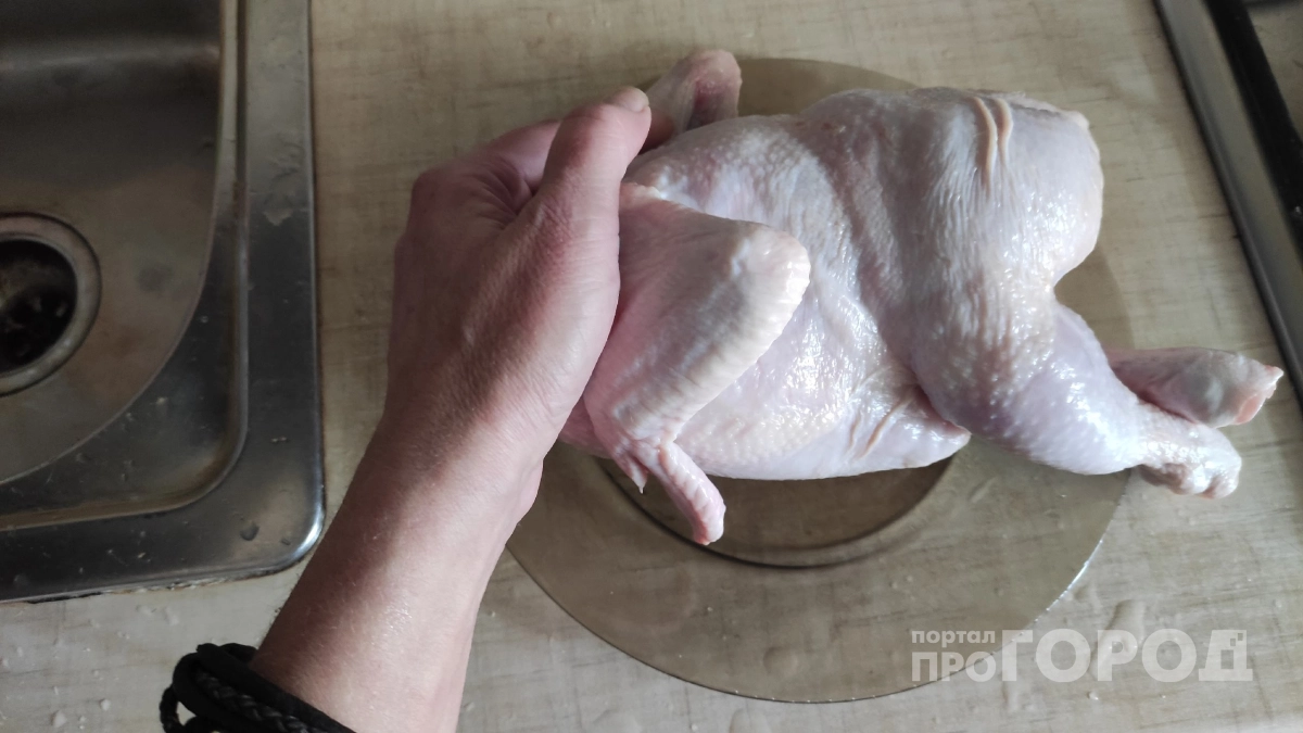 У прилавка определяю накачанную водой курицу: 6 скрытых признаков выдают куриную подделку - делюсь лайфхаком