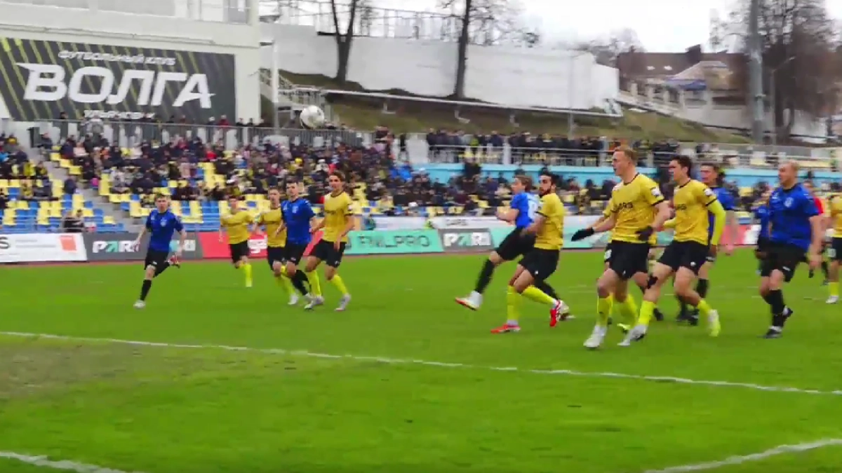 Ярославский "Шинник" обыграл ульяновскую "Волгу" и продлил серию без поражений