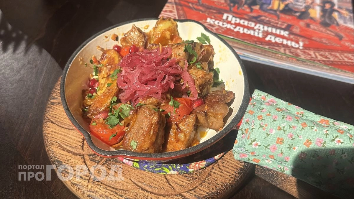 Запомните раз и навсегда: привычка досаливать готовую еду - прямой путь к инфаркту и отекам