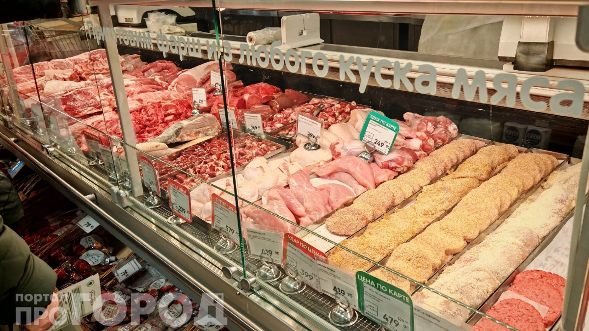 Свинина по 233 рубля вызвала битву в Перекрёстке: чуть не подрался с бабушками — вот что было дальше