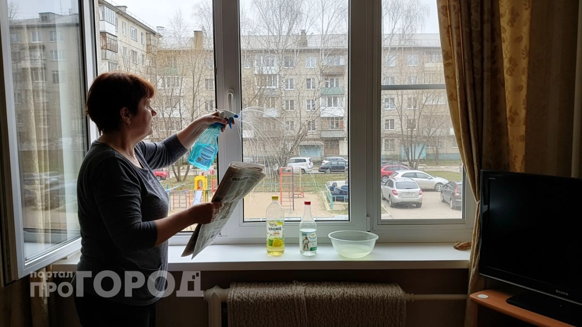 Забудьте про покупную бытовую химию: я отмываю окна до блеска простым движением руки без единого развода