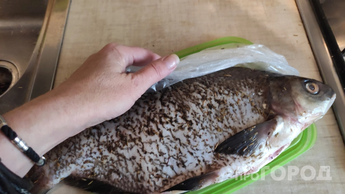 Вы едите рыбу не правильно: как нужно готовить рыбу, чтобы не подселить себе 20-метрового червя - запомните это навсегда