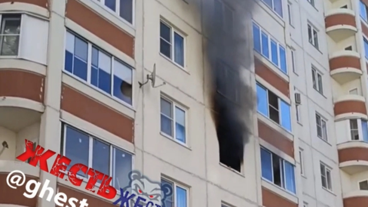 Из пожара на улице Академика Колмогорова спасли пять человек