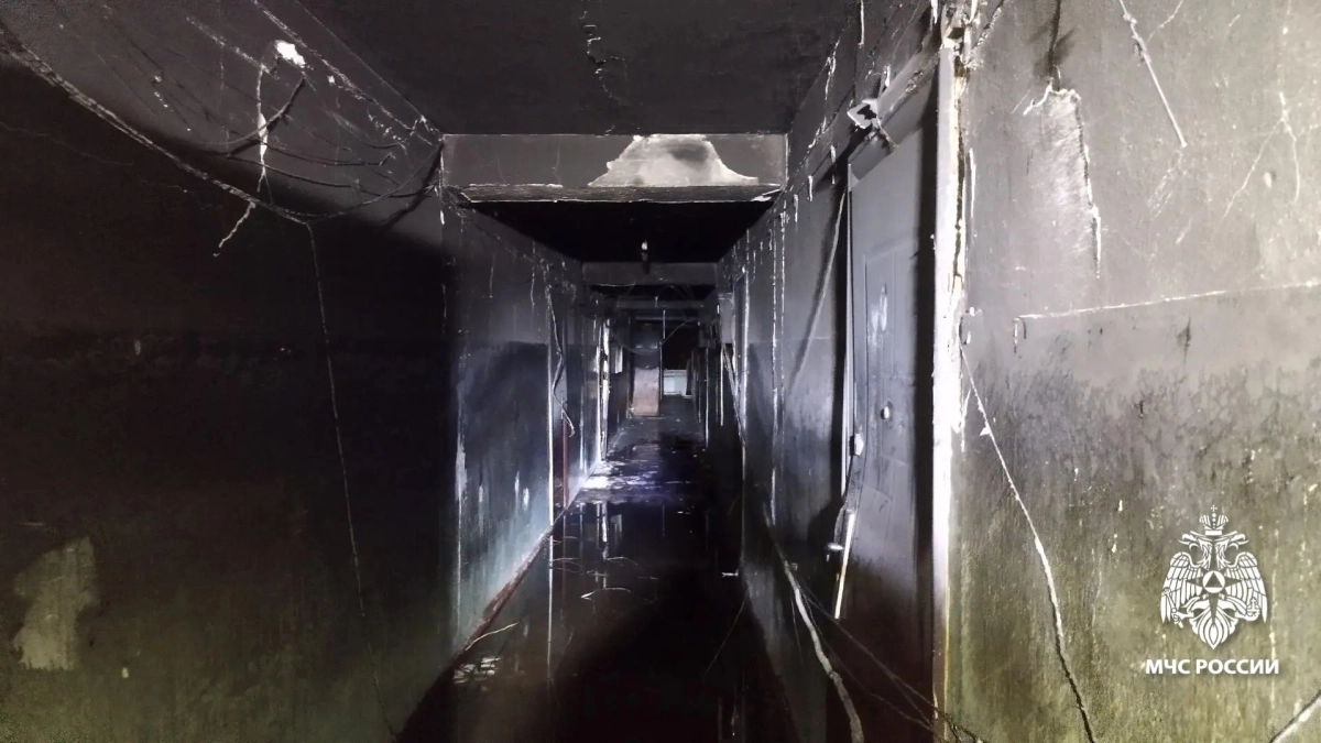 Огнеборцы спасли из огня в тутаевской пятиэтажки 9 человек и эвакуировали еще 37 жильцов