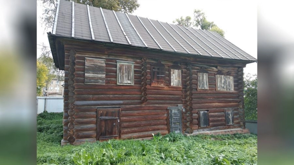 В Угличе снова пытаются продать разрушающийся дом Меховых‑Ворониных