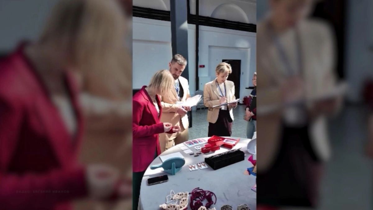 Рекордные 120 мастеров показали 270 сувениров «Золотого кольца» в Ростове Великом