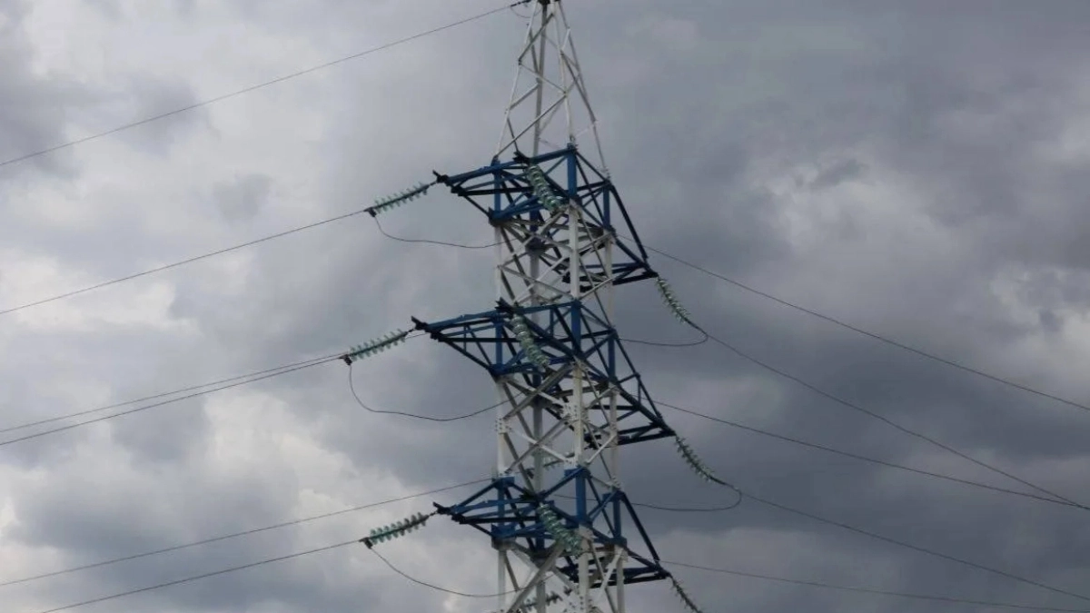 Ярославские энергетики переходят в режим повышенной готовности из‑за ветра до 17 м/с