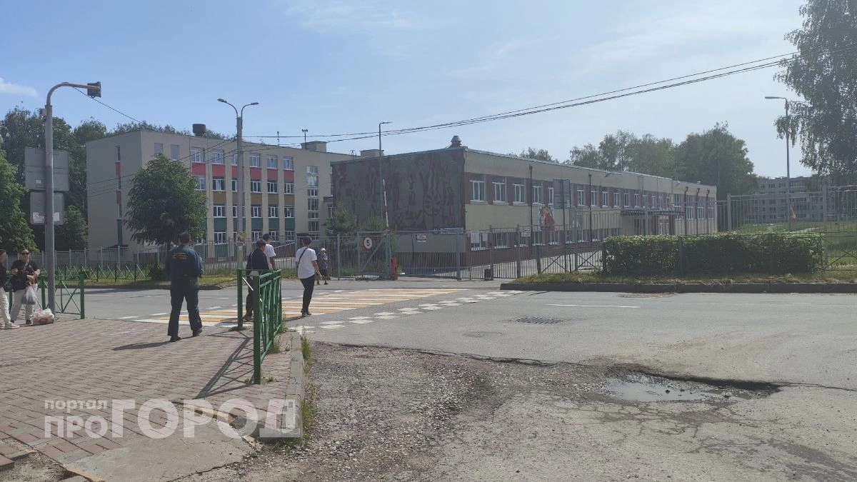 97 дней без парт: как Минобразования объяснили рекордные каникулы