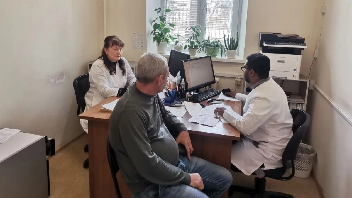 Индийский терапевт покоряет Семибратово и лечит кадровый голод в поликлинике