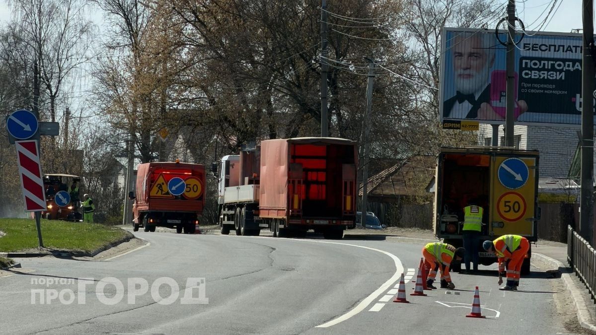 На Авиаторов начали размечать будущую выделенную полосу для автобусов