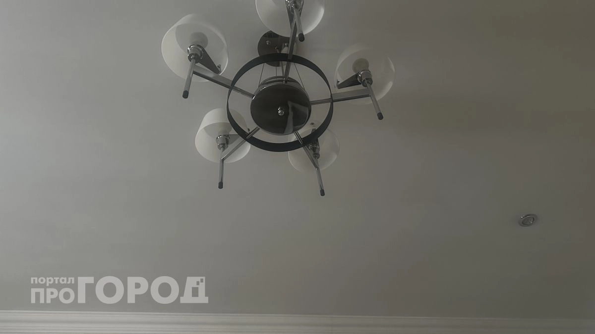 Потолки уходят в прошлое: богатые россияне массово сдирают натяжные - вот чем они их заменяют