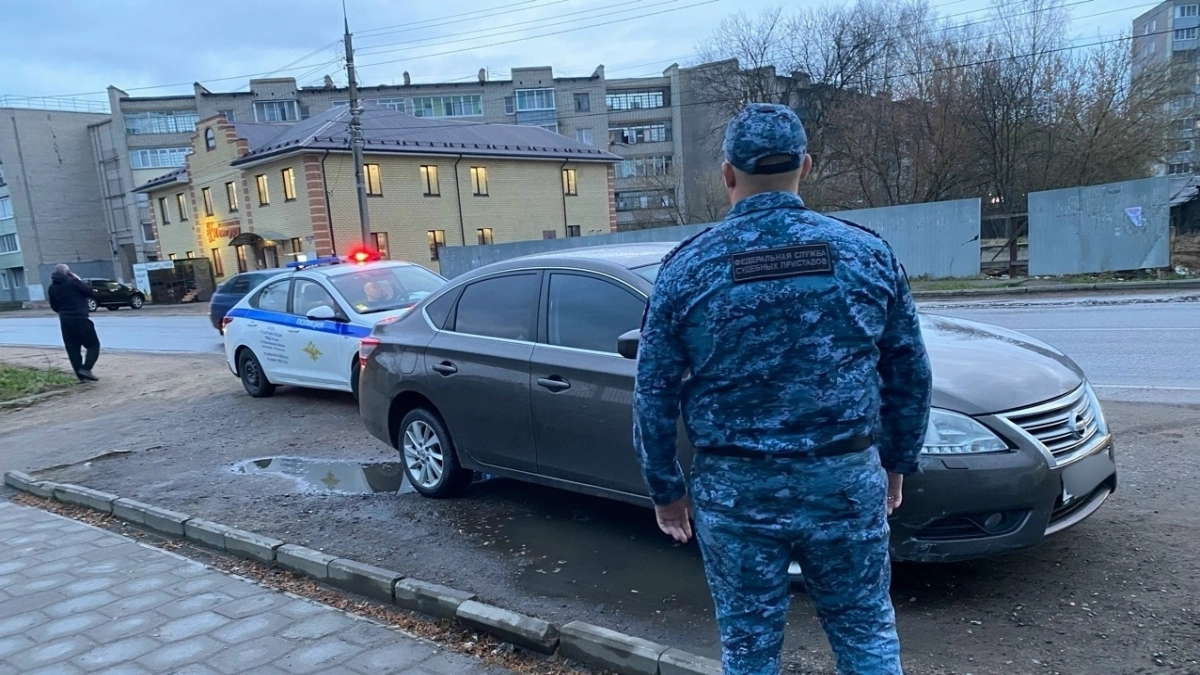 От штрафов не убежишь: в Ярославской области гонщик с 99 протоколами пересел на общественный транспорт