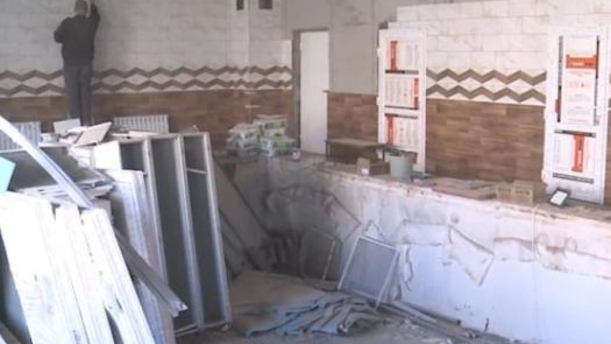 В детской поликлинике Ярославля достраивают бассейн по нацпроекту