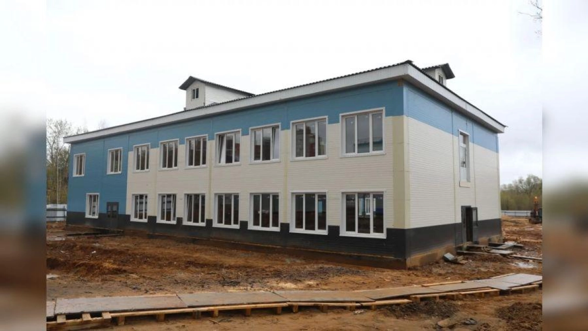 Губернатор осмотрел модульную поликлинику на Гоголя: готовность 71%