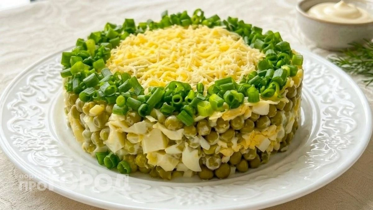 Хватает всего четырех простых продуктов: готовлю ресторанный салат за пять минут пока закипает чайник