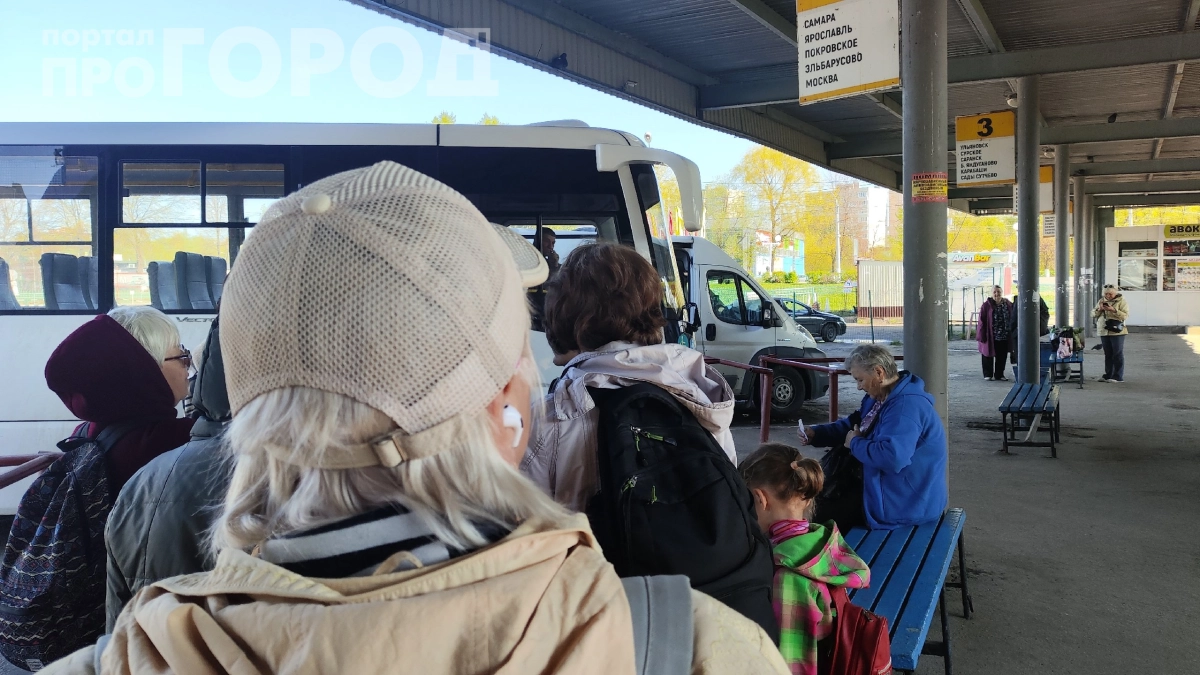 «В очереди нахамят, но незнакомцу помогут»: француз 3 года искал объяснение русскому менталитету