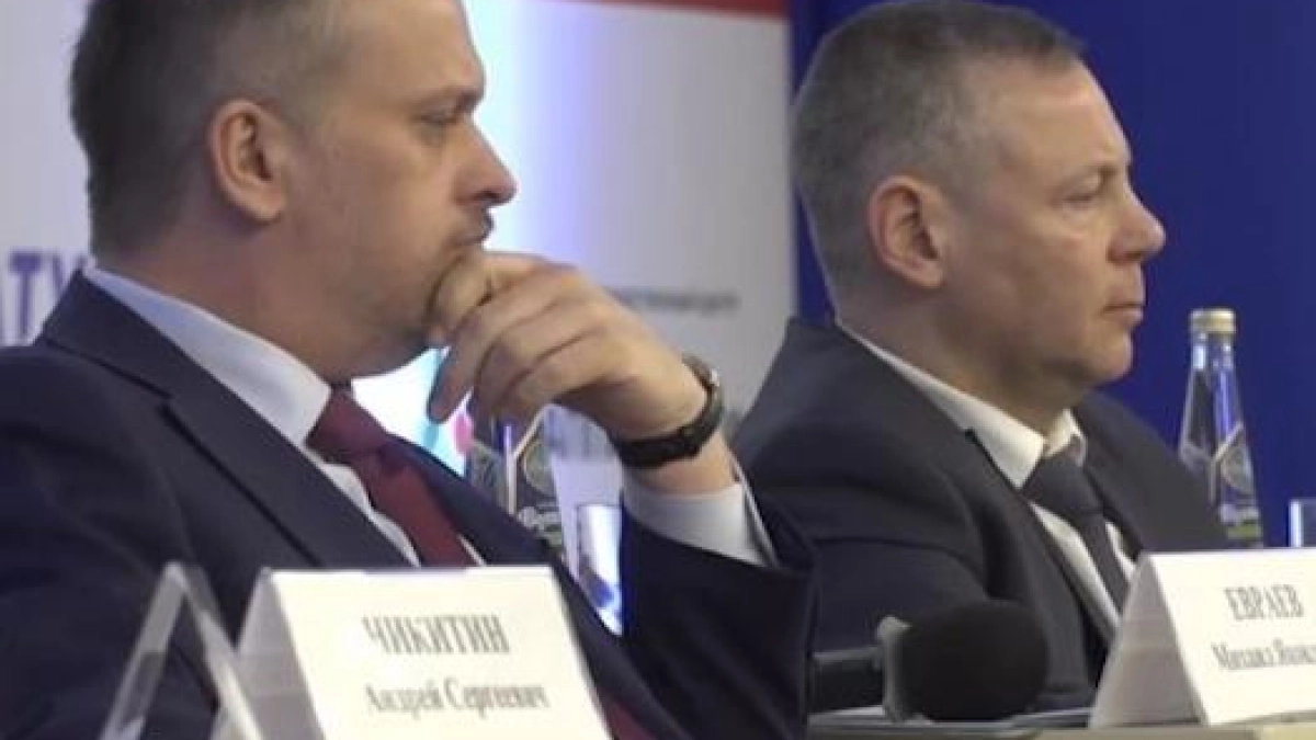 Министр транспорта Никитин посетил Ярославль и форум в Рыбинске